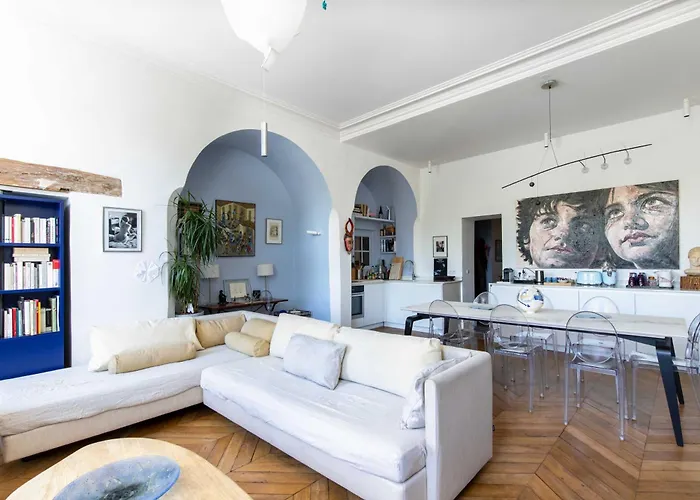 Comme Une Maison Sur L\'Ile Saint Louis